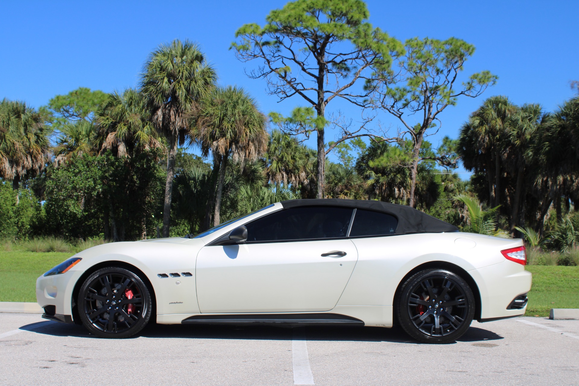 2012 Maserati Granturismo MC Sport photo 2