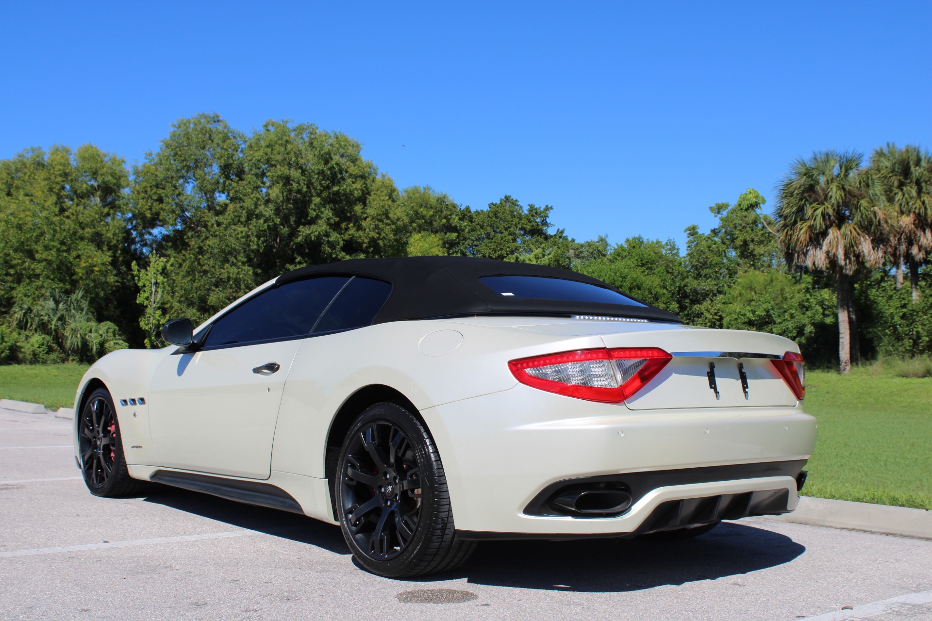 2012 Maserati Granturismo MC Sport photo 4